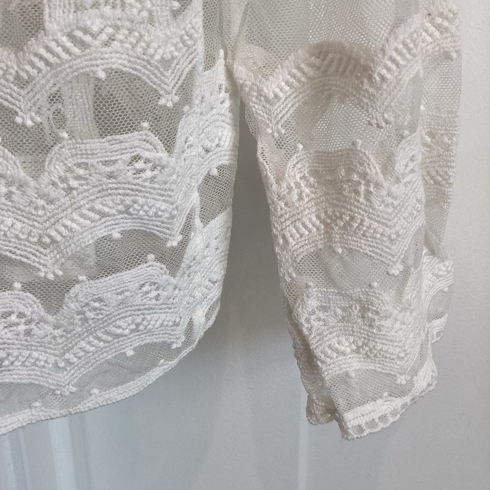 ❌Sold - White Lace Cropped Cardigan Top - Picture 6 of 8